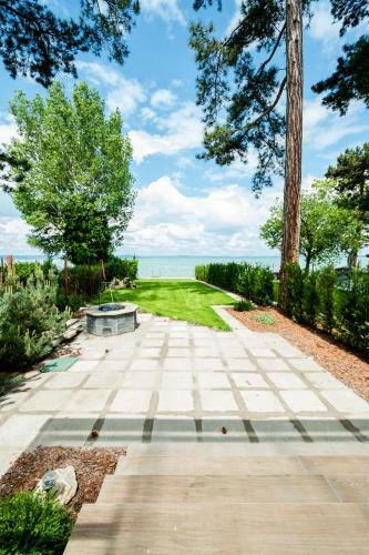 Part Apartman Si�fok - A - Priv�t V�zparttal