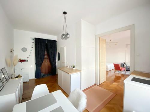 Bright Apartment 45m2 - Free Parking - Wifi
