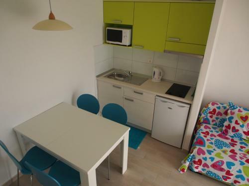 Hostal Vila Snje?ana Tu?epi