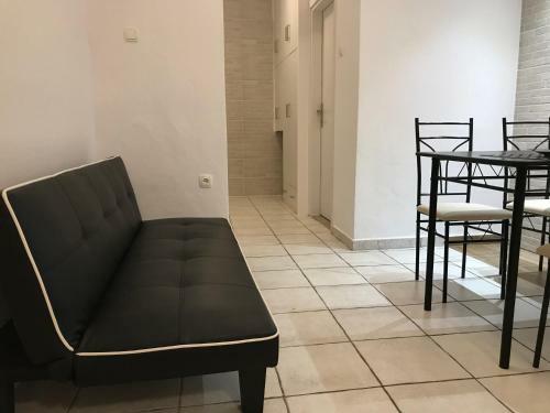 Modern City Center Apartment