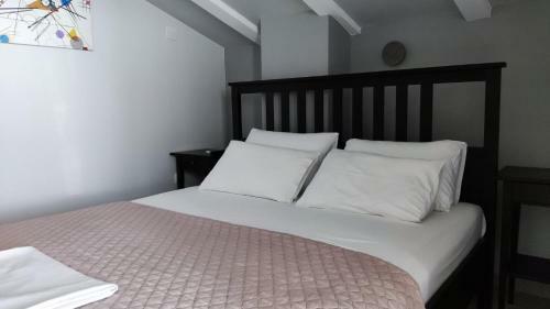 Posada Retsina Apartments