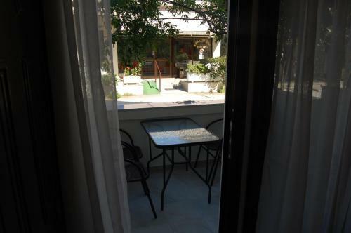 Giorgos Apartments Square