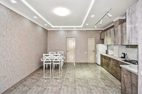 Luxury Apartment Just Near Republic Square
