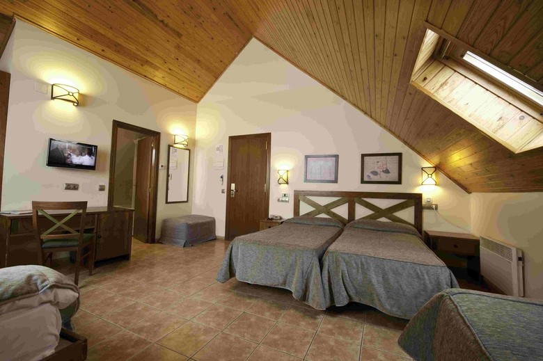 Hotel Port Aine 2000