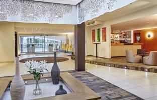 Hotel Holiday Inn Loire Valley(.)