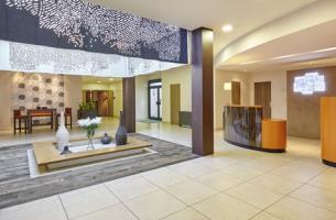 Hotel Holiday Inn Loire Valley(.)