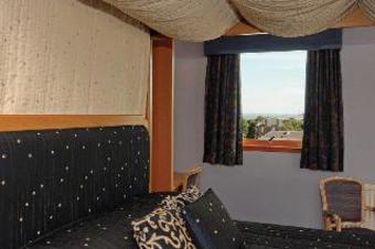 Best Western Kings Manor Hotel