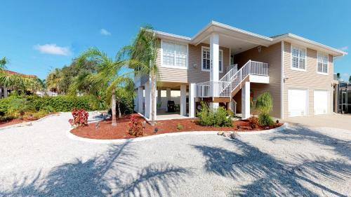 4851 Estero Blvd