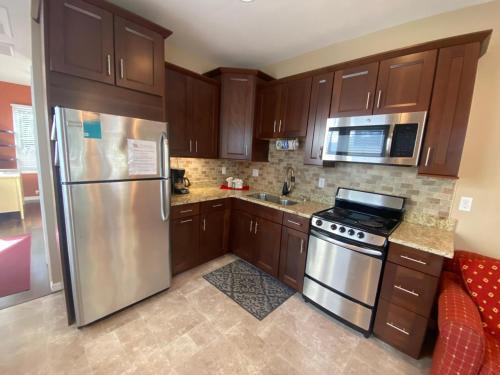 2101 Estero Blvd #3
