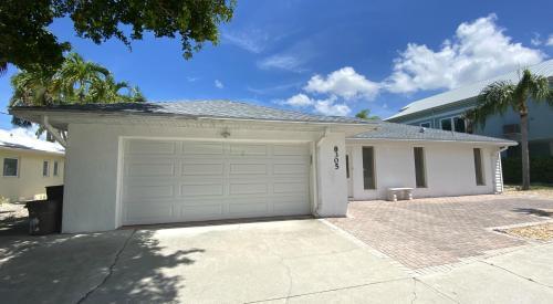 8305 Estero Boulevard
