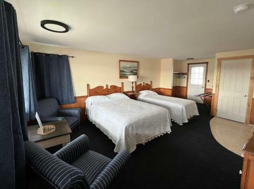 Moody's Motel And Cottages