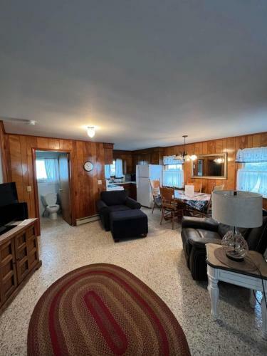 Moody's Motel And Cottages