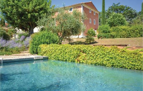 Five-bedroom Holiday Home In St. Saturnin Les Apt.