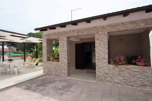 Two-bedroom Apartment In Siracusa II