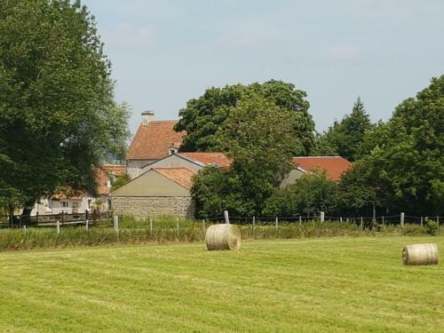 Bed & Breakfast La Roulotte Du Haut Pinleu