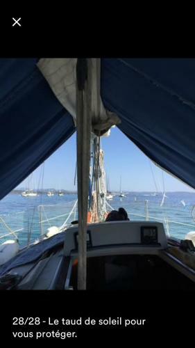 Voilier A Quai Porquerolles