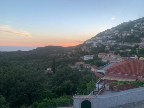 Shkolla Hostel & Camping
