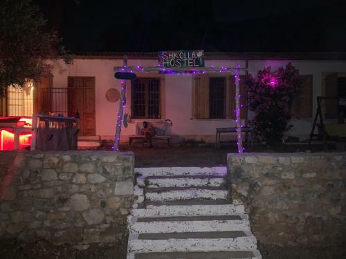 Shkolla Hostel & Camping