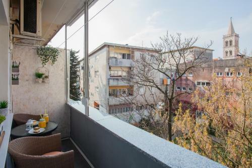 Royal View Apartment