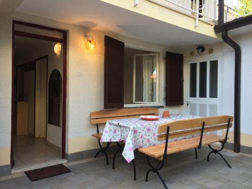 Hostal Rooms And Apartment Lia