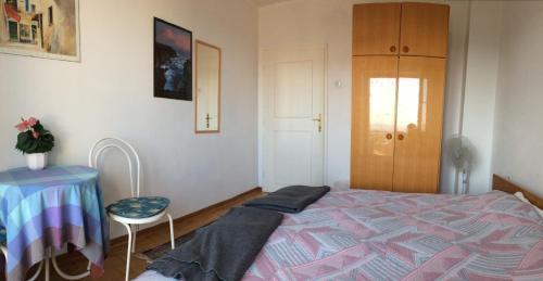 Hostal Rooms And Apartment Lia