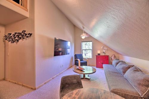 Show Low Escape Less Than 2 Mi To Hikes, Shops And More