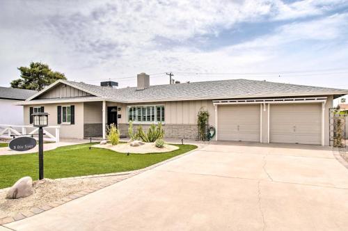 Pristine Escape About 2 Miles To Old Town Scottsdale!