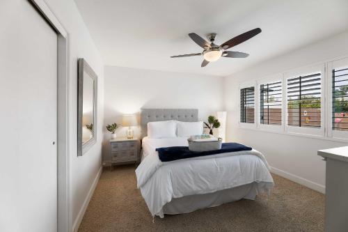 Pristine Escape About 2 Miles To Old Town Scottsdale!