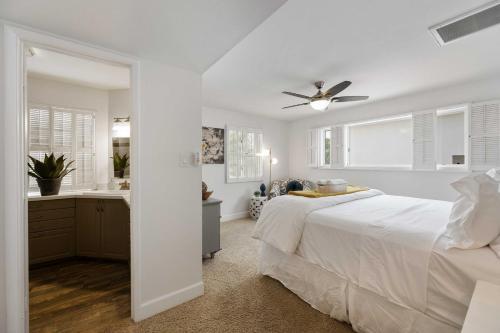 Pristine Escape About 2 Miles To Old Town Scottsdale!