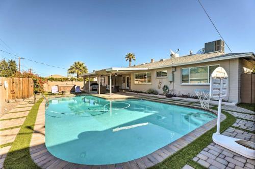 Pristine Escape About 2 Miles To Old Town Scottsdale!