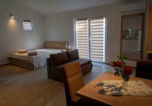 Hostal Apartments Sanja
