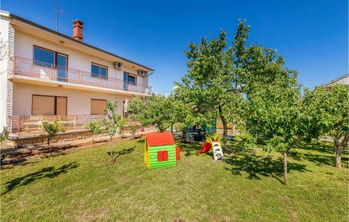 Nice Home In Fazana With 3 Bedrooms