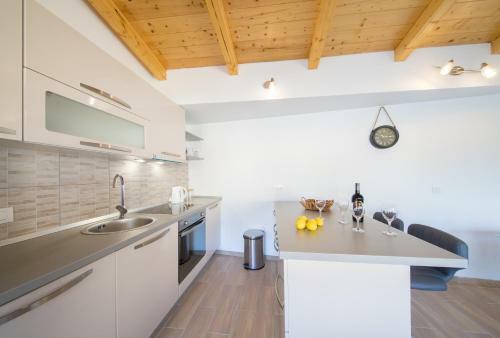 Apartamento Seahouse Komi?a