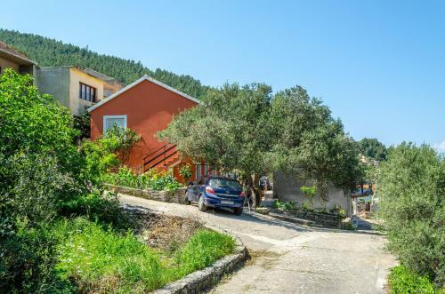 Holiday House Kata-babina