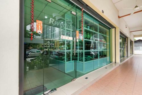 Oyo 301 River Inn Hotel