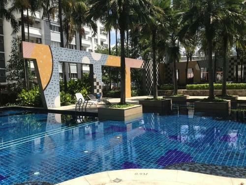 Amisha Home Design & Comfortable 2 Bedrooms Apartment
