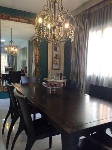 Amisha Home Design & Comfortable 2 Bedrooms Apartment