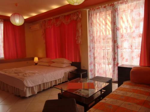 Hostal Guest House La Rose