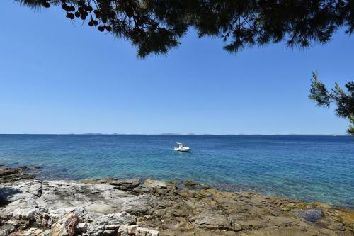 Marko Two Bedroom Apartment With Sea View
