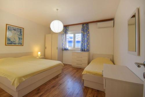 Apartments Villa Vesna Podgora - Cdm05026-dyd