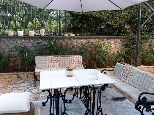Villa Luxury Country House In Kalamata / Sp