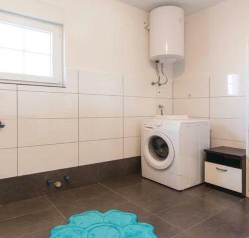 Ferienhaus Laura Mit Pool F�r 10 Leute