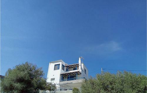 Amazing Home In Keratea With Wifi And 2 Bedrooms