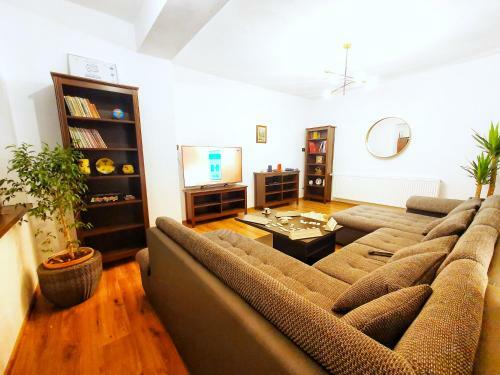 Hostal Holiday Home Esku