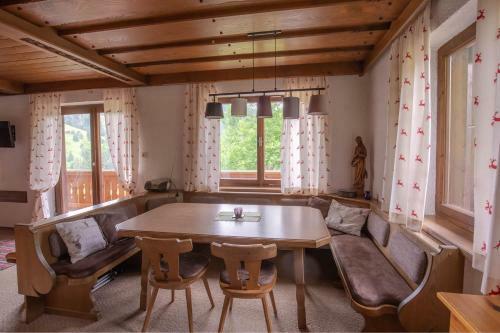 Ferienhaus Almh�tte Gut M�hlreit