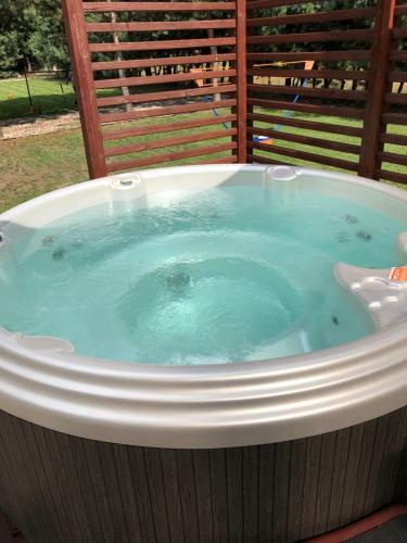 Domek Sunrelax Z Jacuzzi Niedaleko Suntago