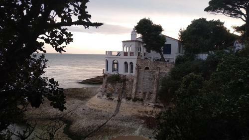 Maison Bord De Mer Vieux Chapus + D�pendance