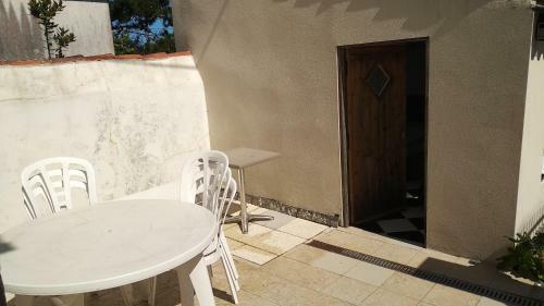 Maison Bord De Mer Vieux Chapus + D�pendance
