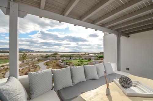 Wave Whisper Villa