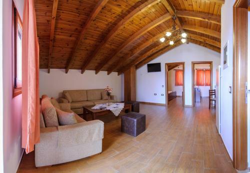 Status Luxury Apartments And Penthouse